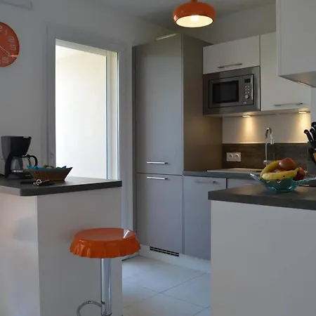 Saint-raphael 3p Spacieux Avec Piscine, Climatisation Et Garage - Fr-1-226a-195 Daire *